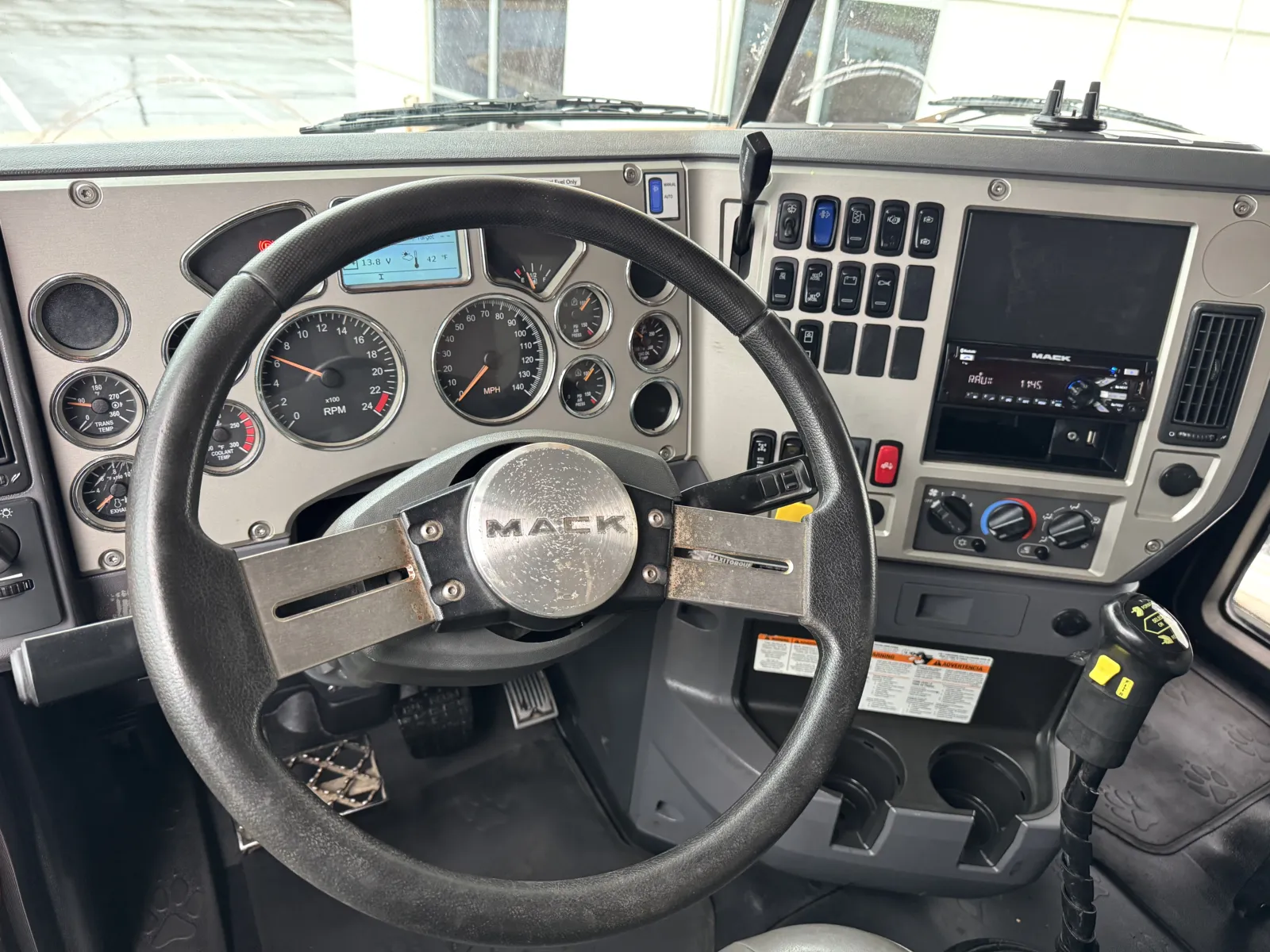 2015 Mack - image 17