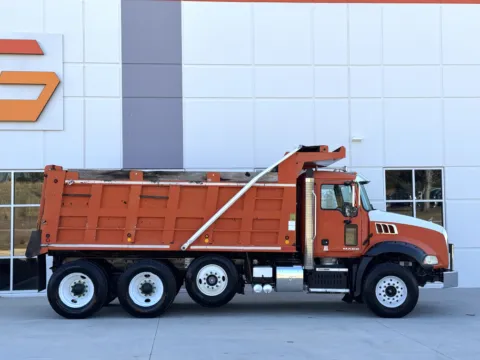 More photos of 2015 MACK GU813 at Forge Truck Centers - South Carolina, SC