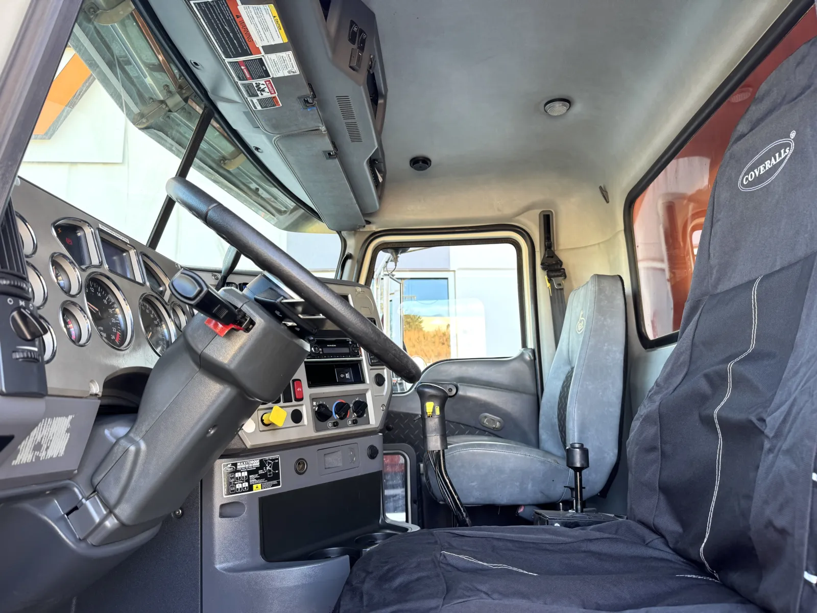 2015 Mack - image 15