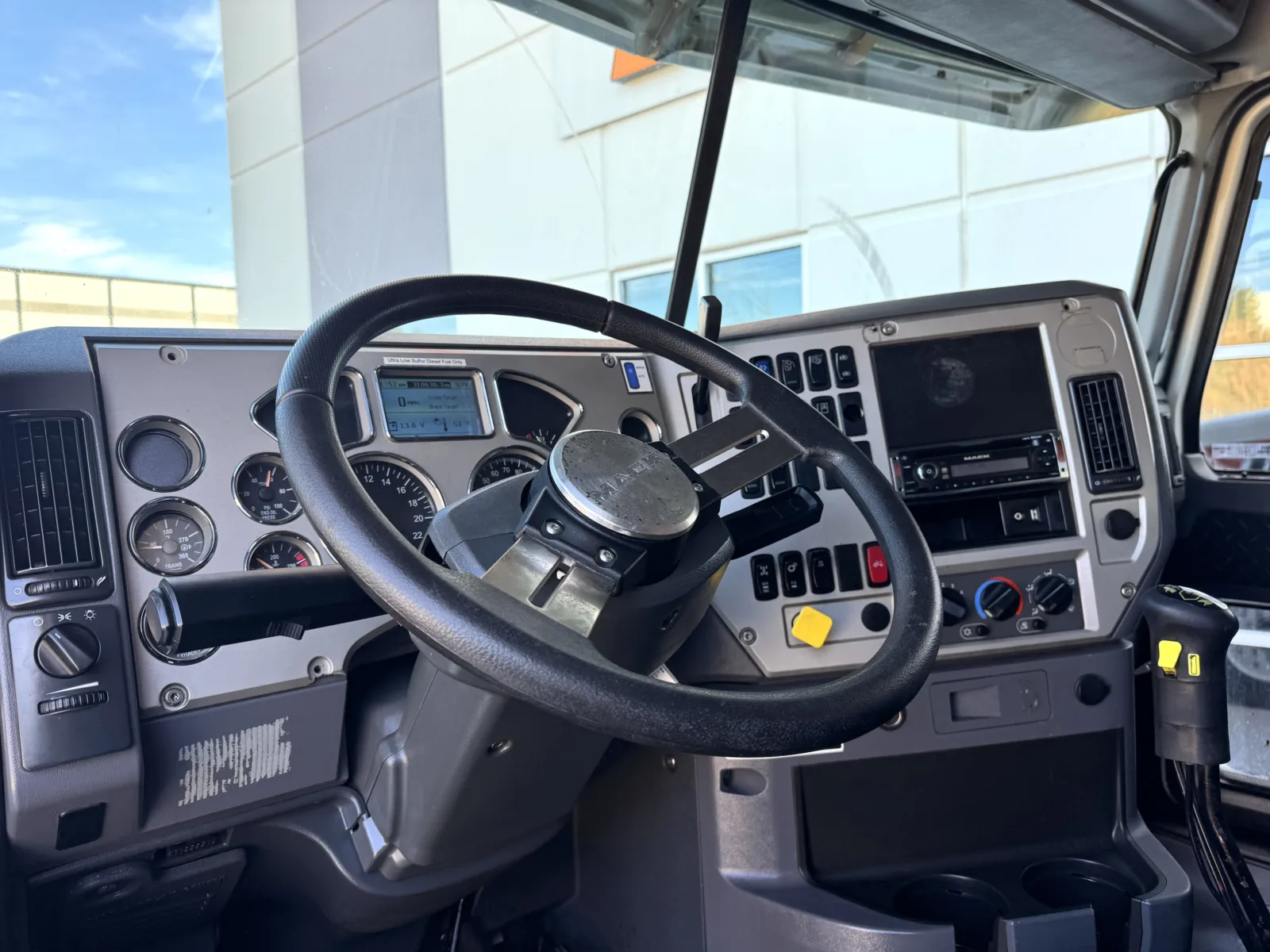 2015 Mack - image 16