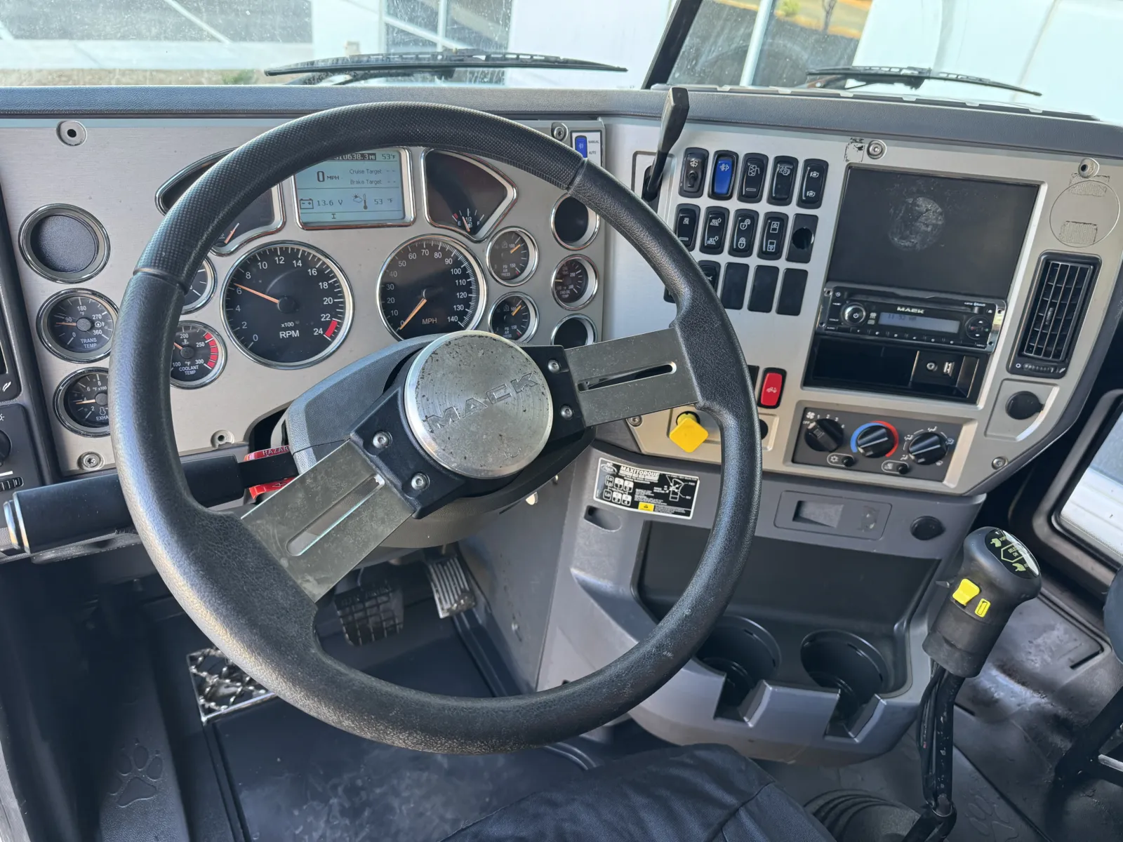 2015 Mack - image 17