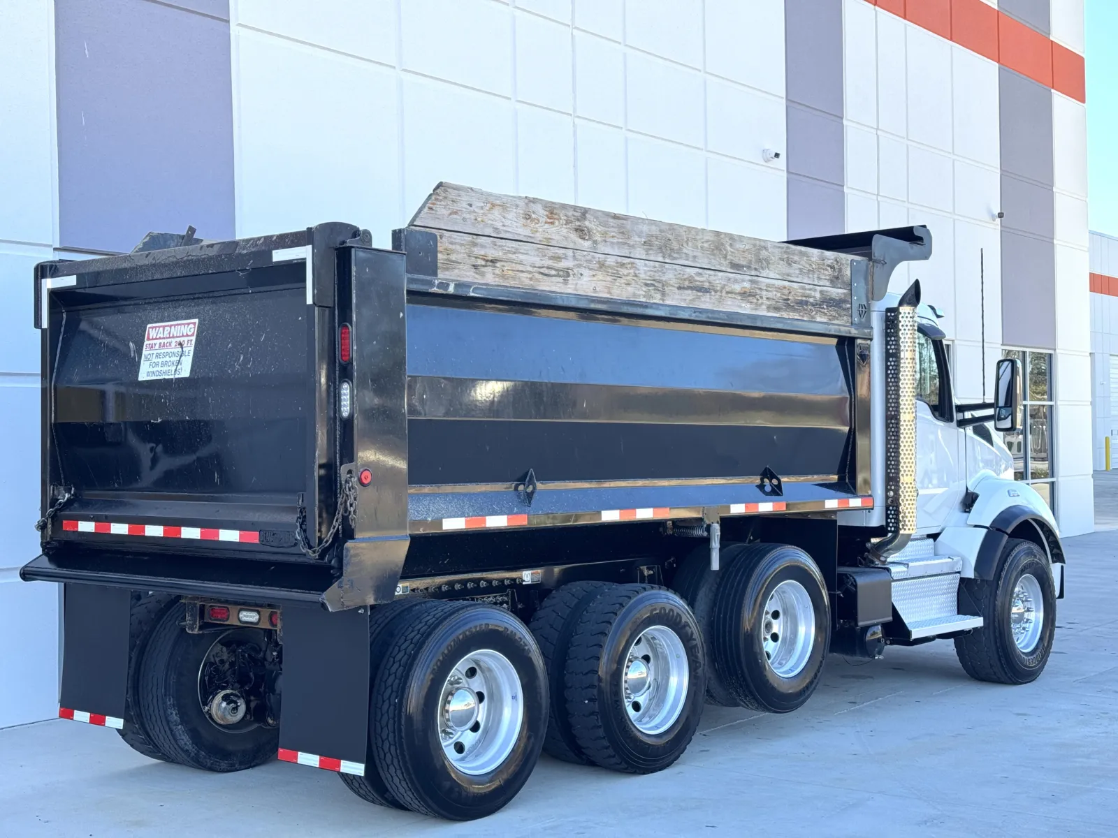 2023 Kenworth T880 - image 6