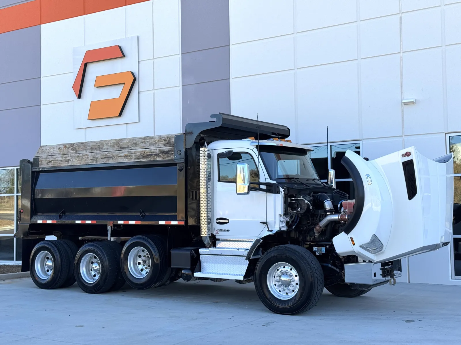 2023 Kenworth T880 - image 10