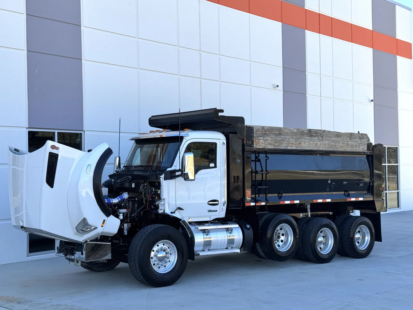 2023 Kenworth T880 - image 11