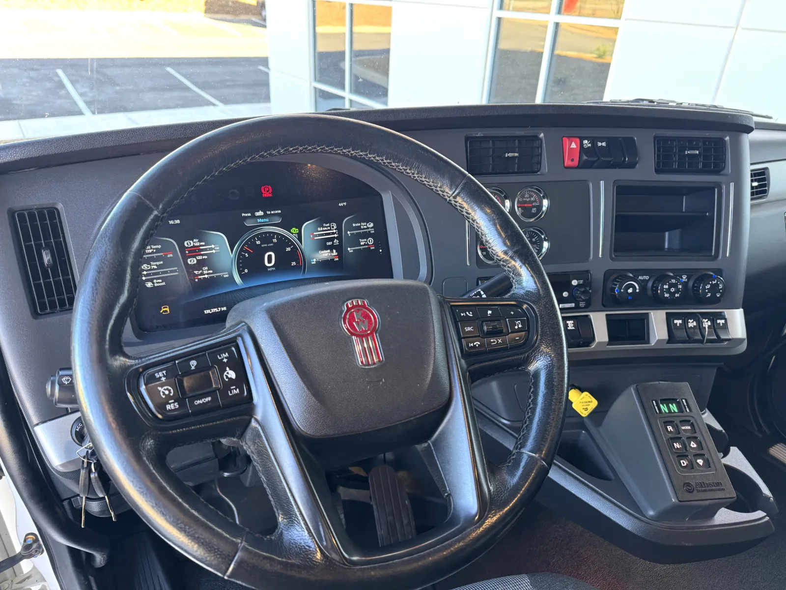 2023 Kenworth T880 - image 17