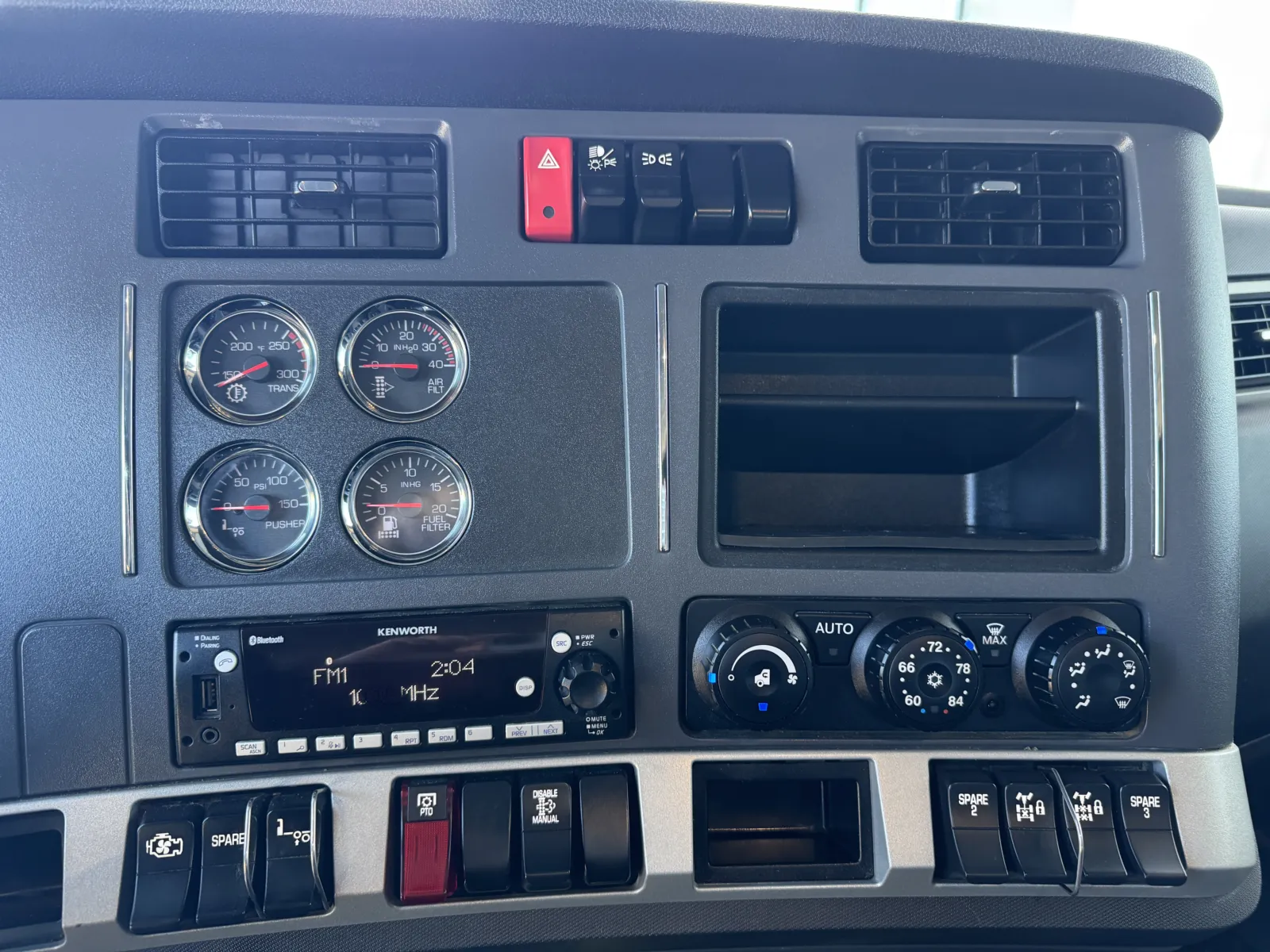 2023 Kenworth T880 - image 19