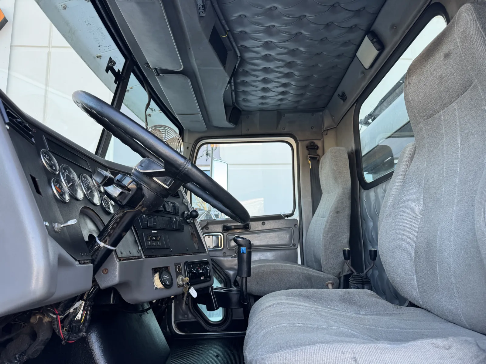 2002 Western Star 4900 - image 14