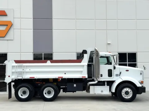 More photos of 2010 PETERBILT 365 at Forge Truck Centers - South Carolina, SC