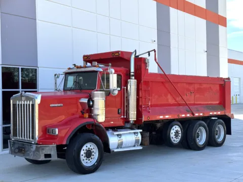 Another view of 2004 KENWORTH T800 for sale in Greer, SC at Forge Truck Centers - South Carolina