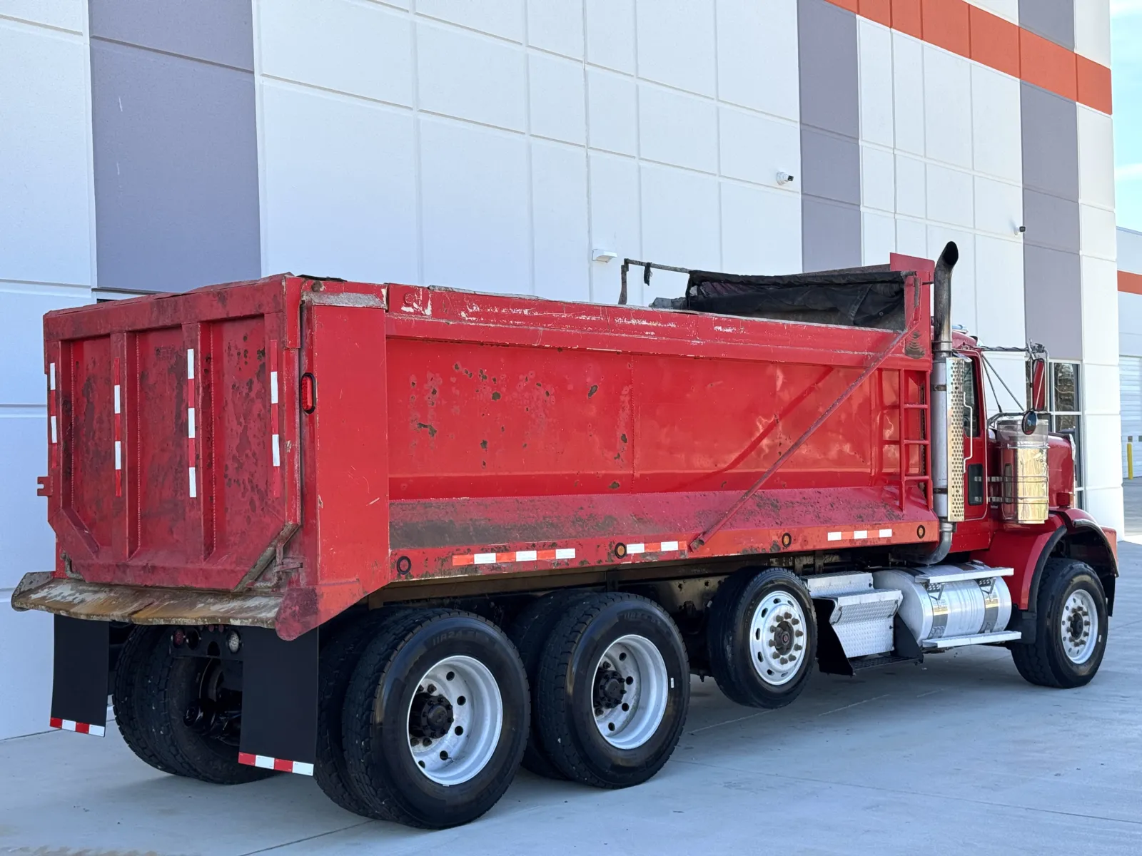 2004 Kenworth T800 - image 6