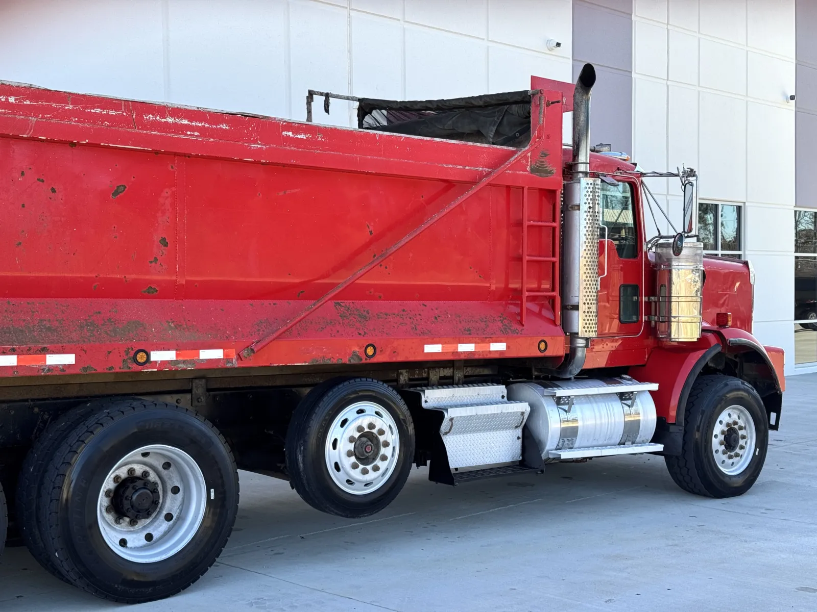 2004 Kenworth T800 - image 8