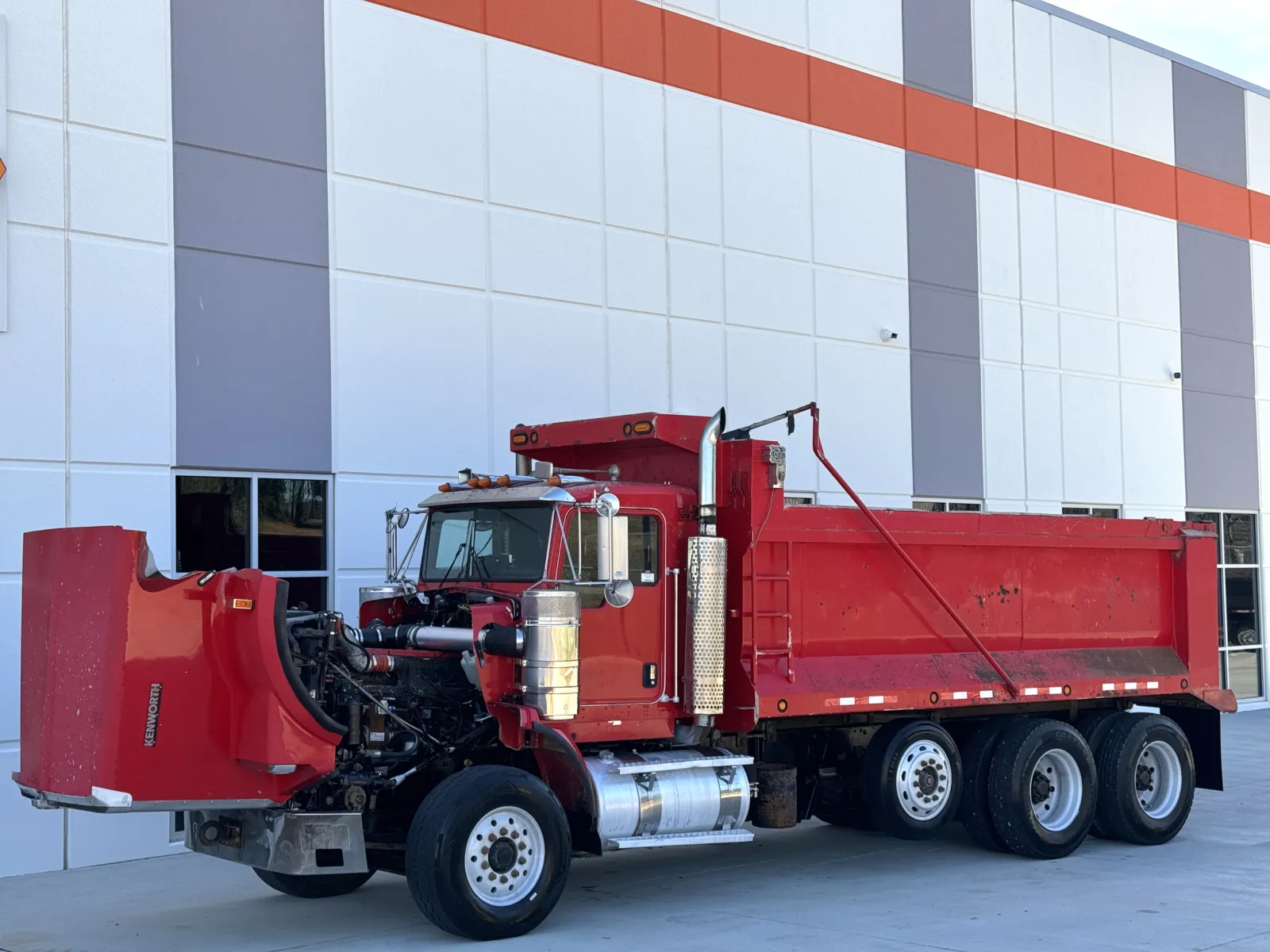2004 Kenworth T800 - image 11