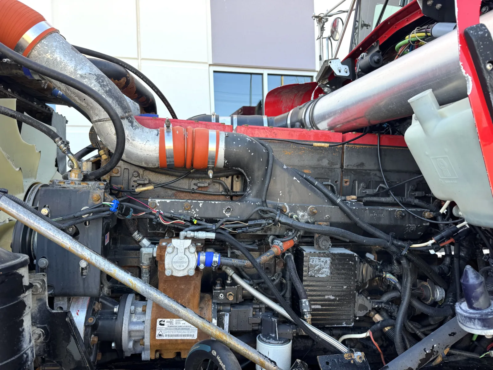 2004 Kenworth T800 - image 14