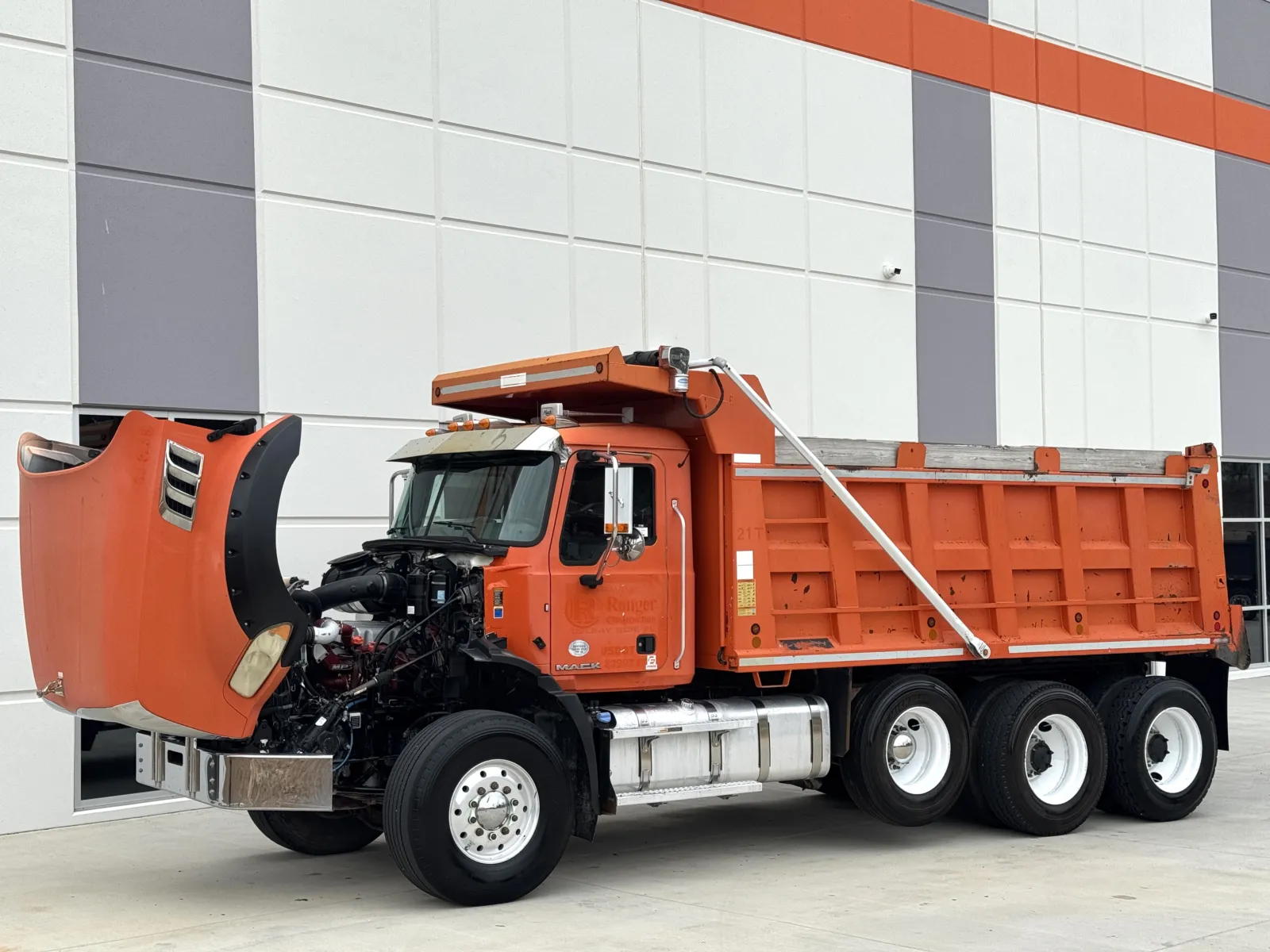 2016 Mack - image 11