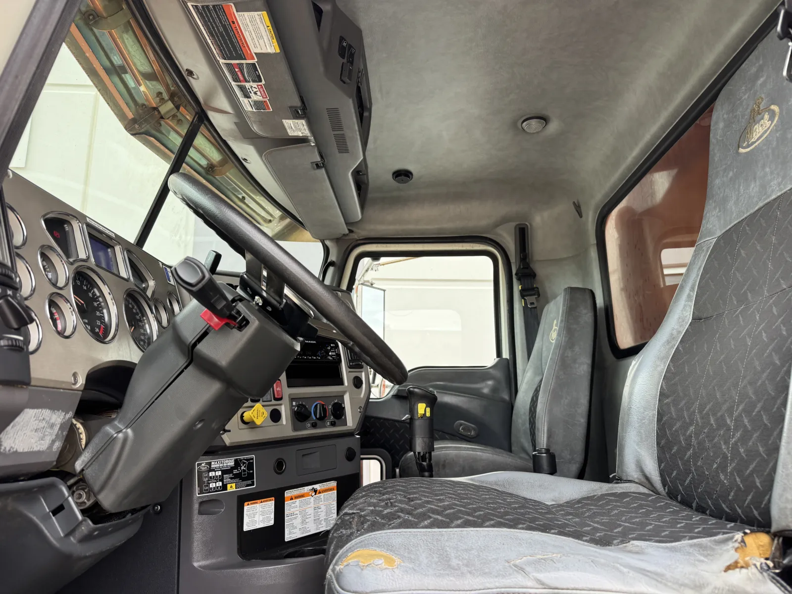 2016 Mack - image 15