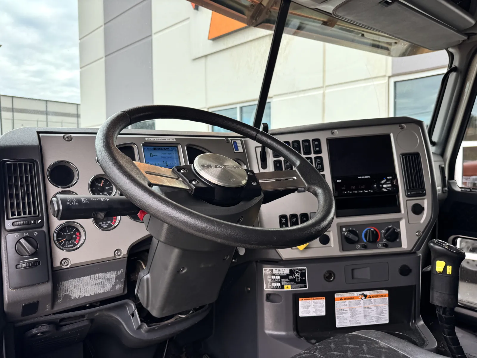 2016 Mack - image 16