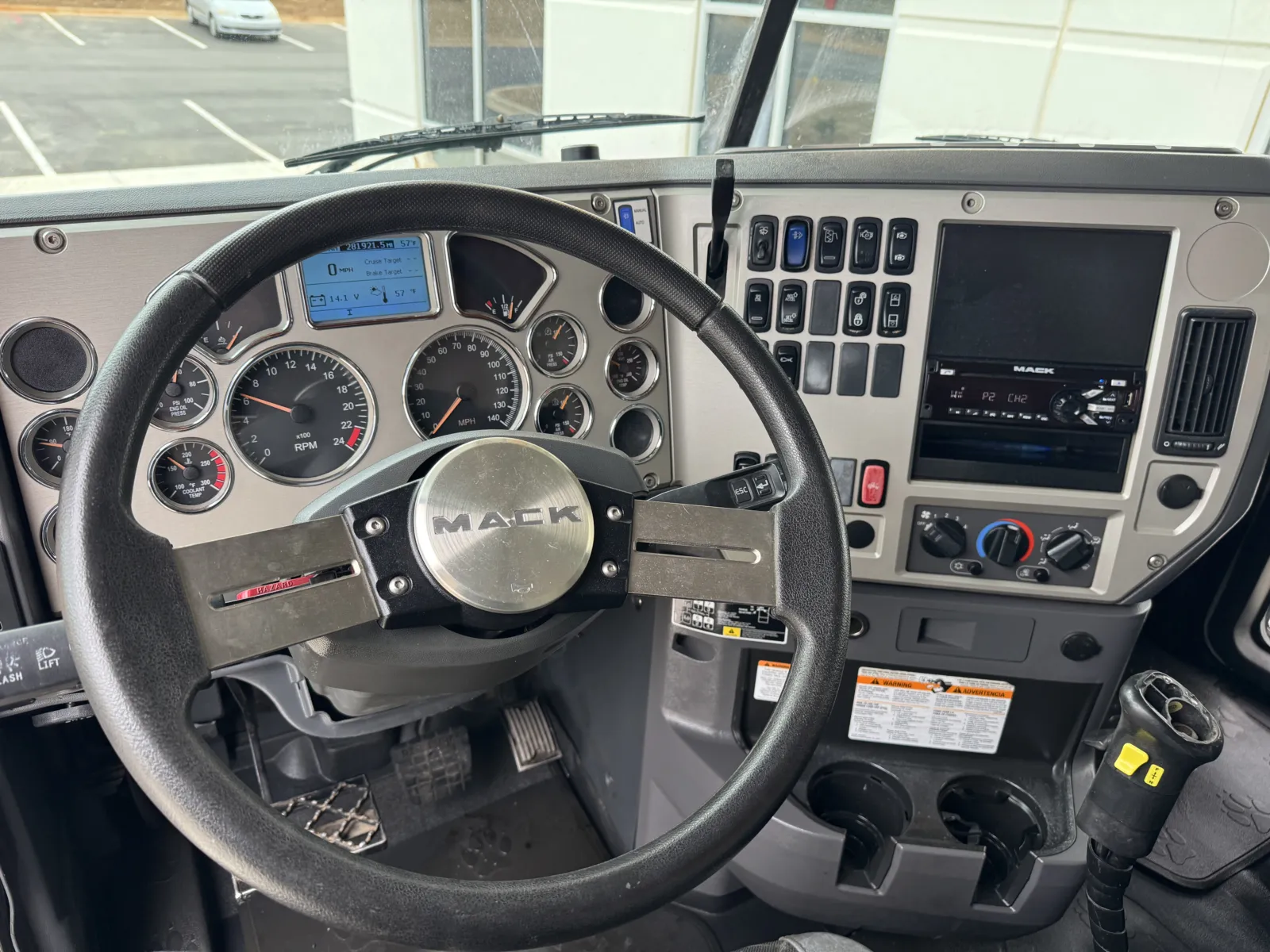 2016 Mack - image 17