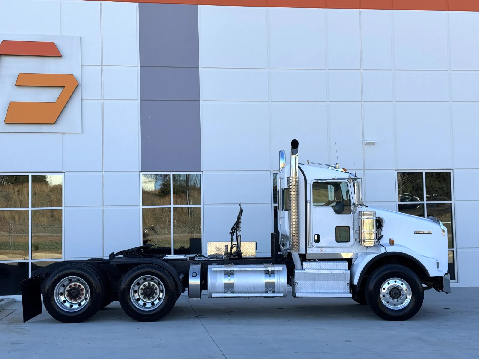 2012 Kenworth T800 - image 3