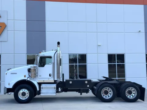 More photos of 2012 KENWORTH T800 at Forge Truck Centers - South Carolina, SC