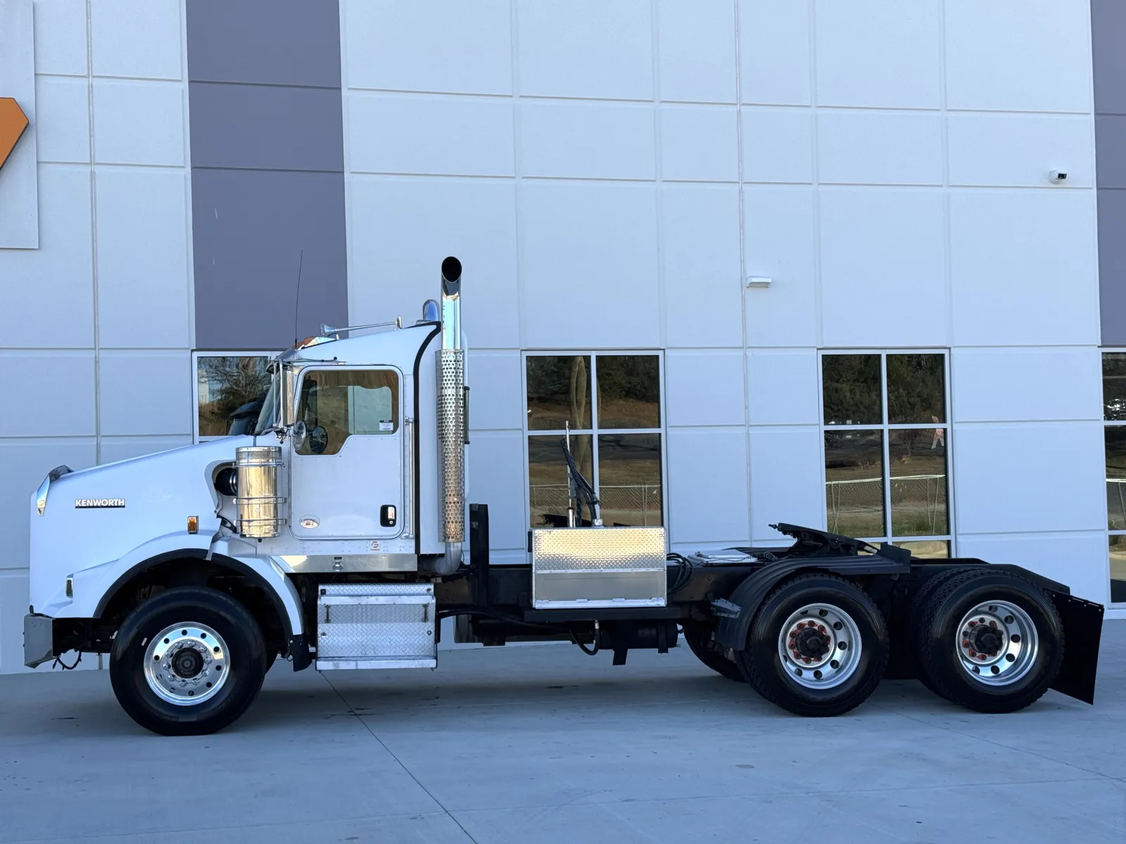 2012 Kenworth T800 - image 4