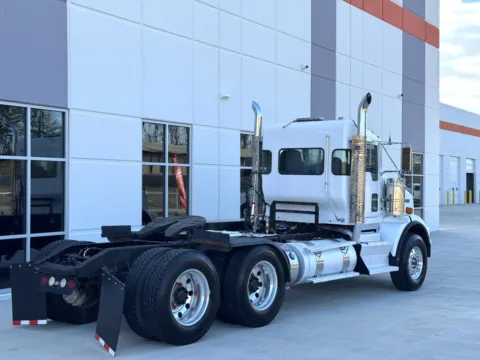 More photos of 2012 KENWORTH T800 at Forge Truck Centers - South Carolina, SC
