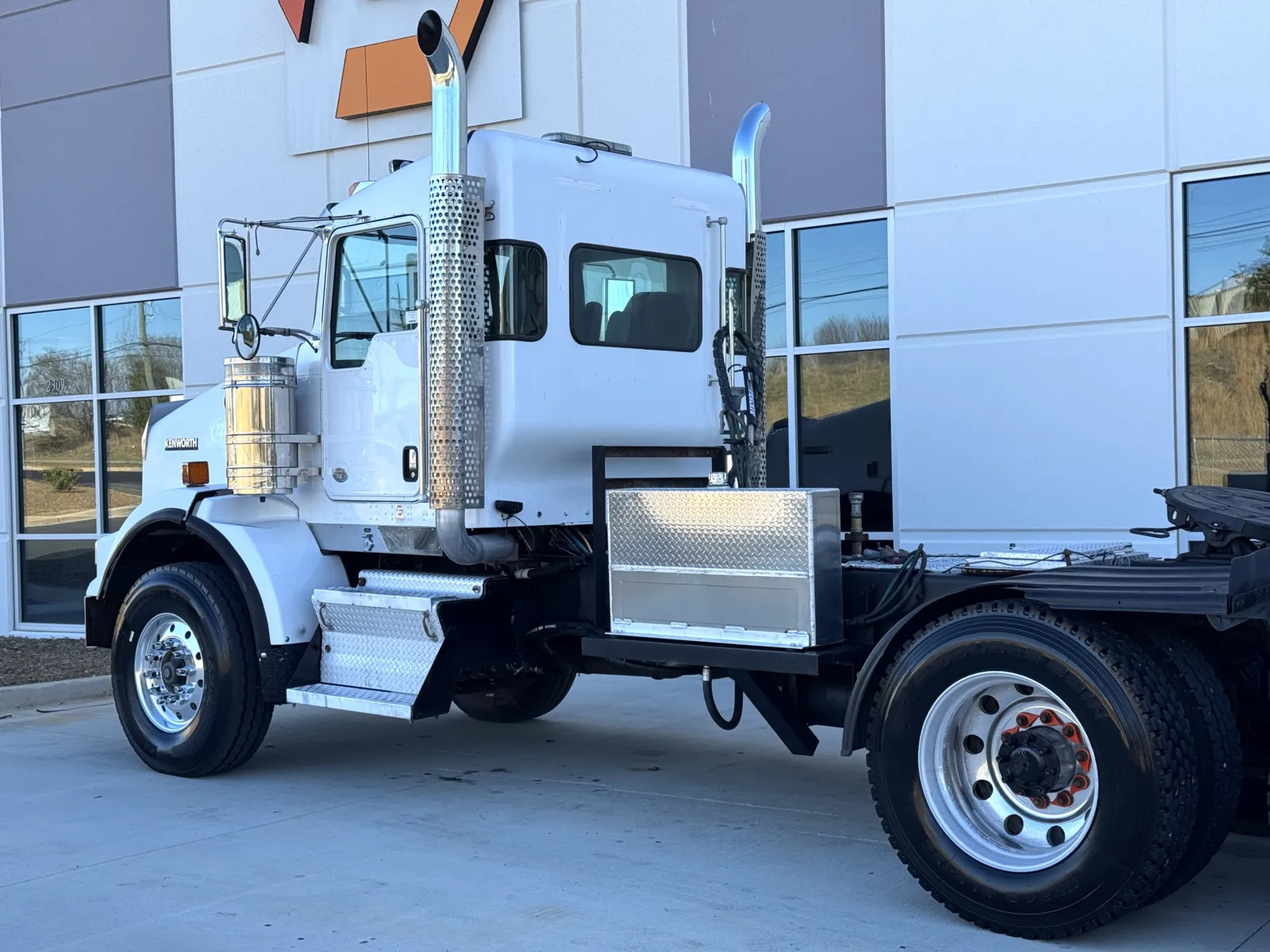 2012 Kenworth T800 - image 8