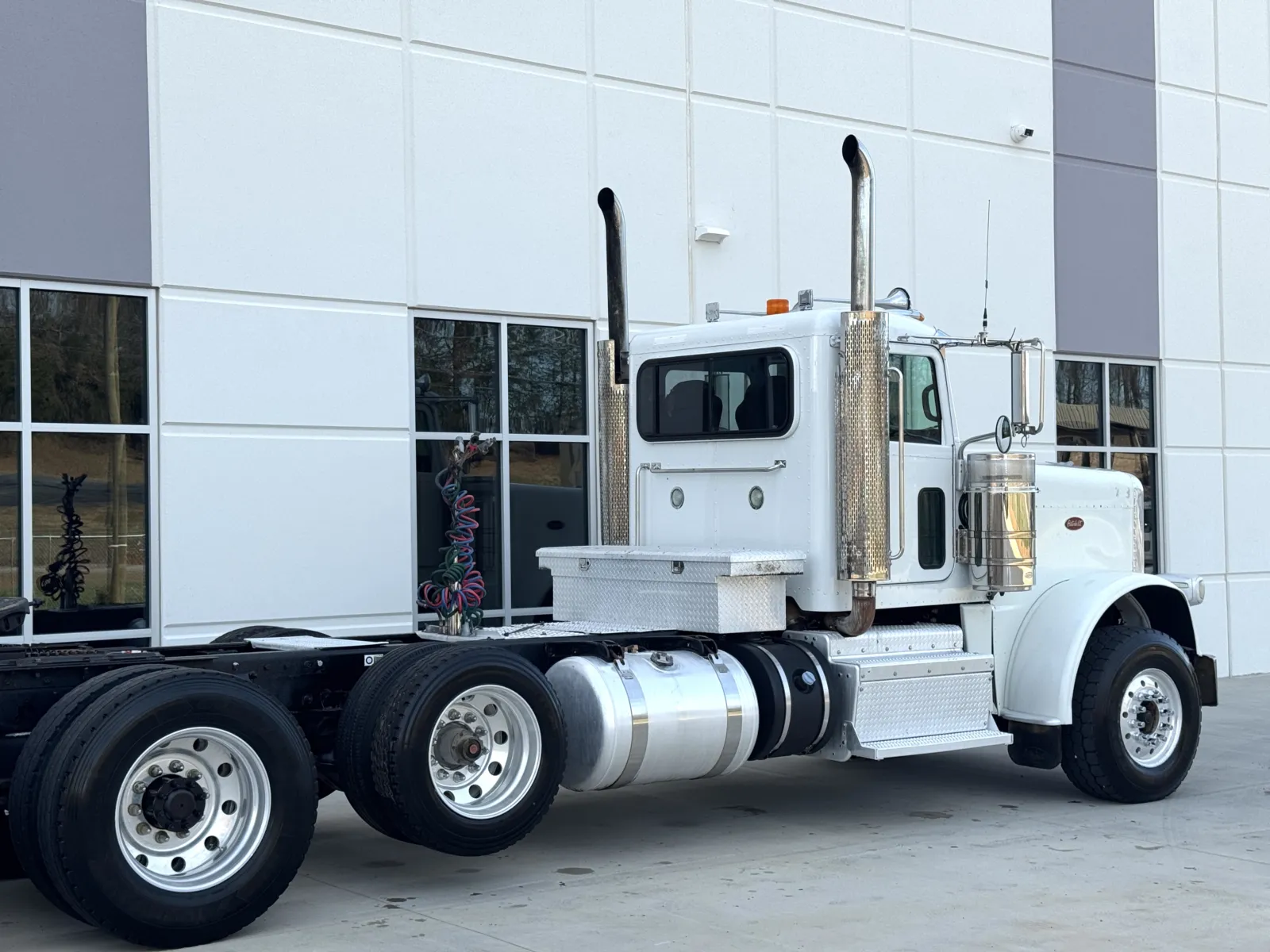 2011 Peterbilt - image 7