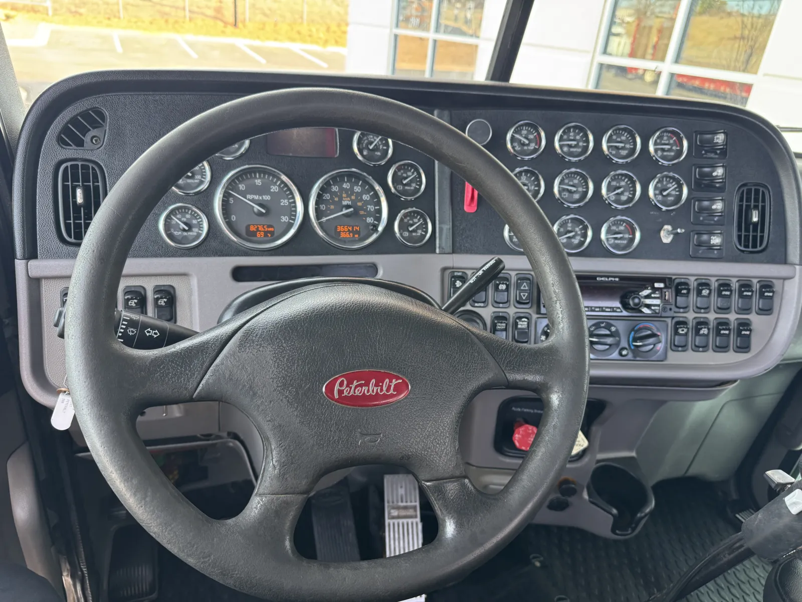 2011 Peterbilt - image 16