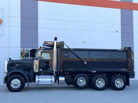 More photos of 2022 PETERBILT 389 at Forge Truck Centers - South Carolina, SC