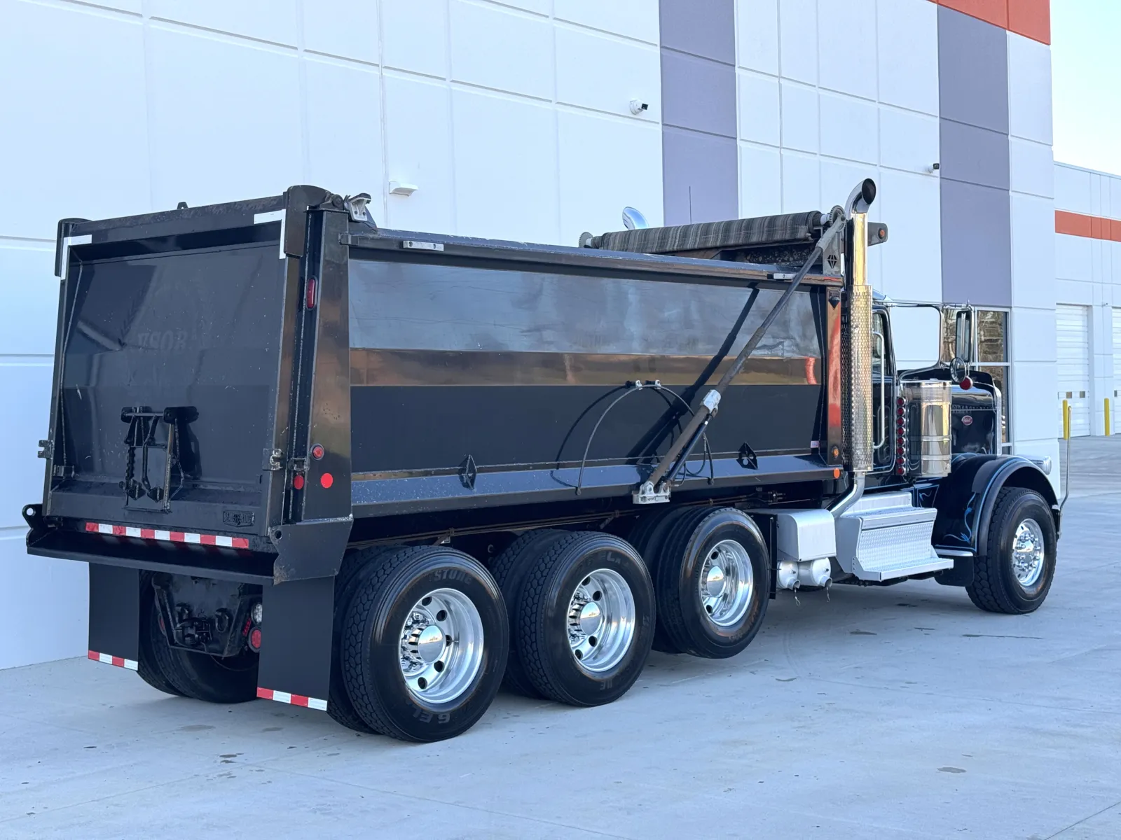 2022 Peterbilt 389 - image 6