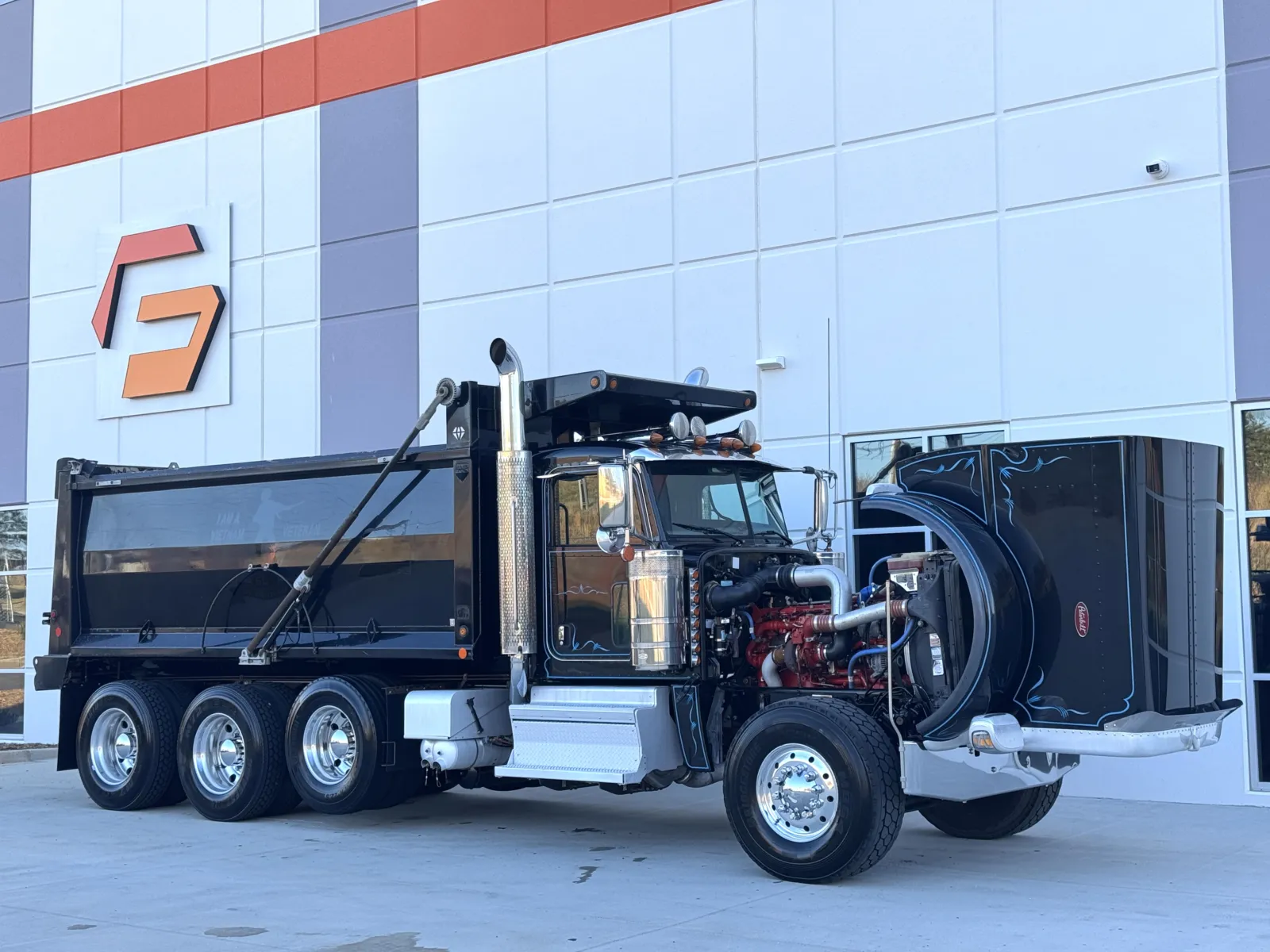 2022 Peterbilt 389 - image 10