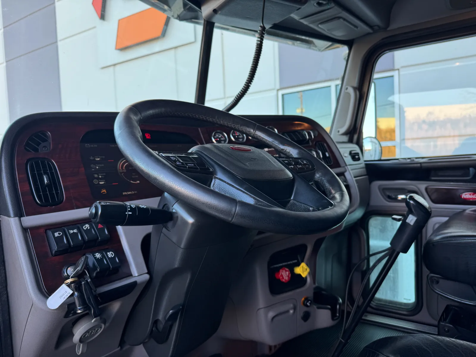 2022 Peterbilt 389 - image 16