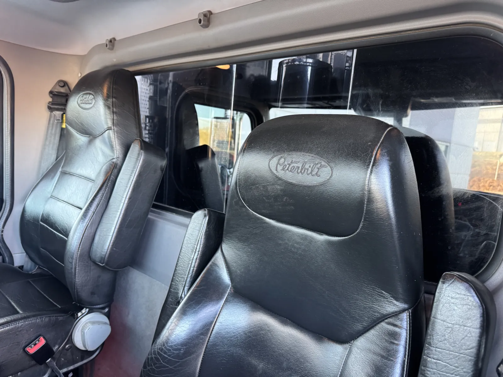 2022 Peterbilt 389 - image 21