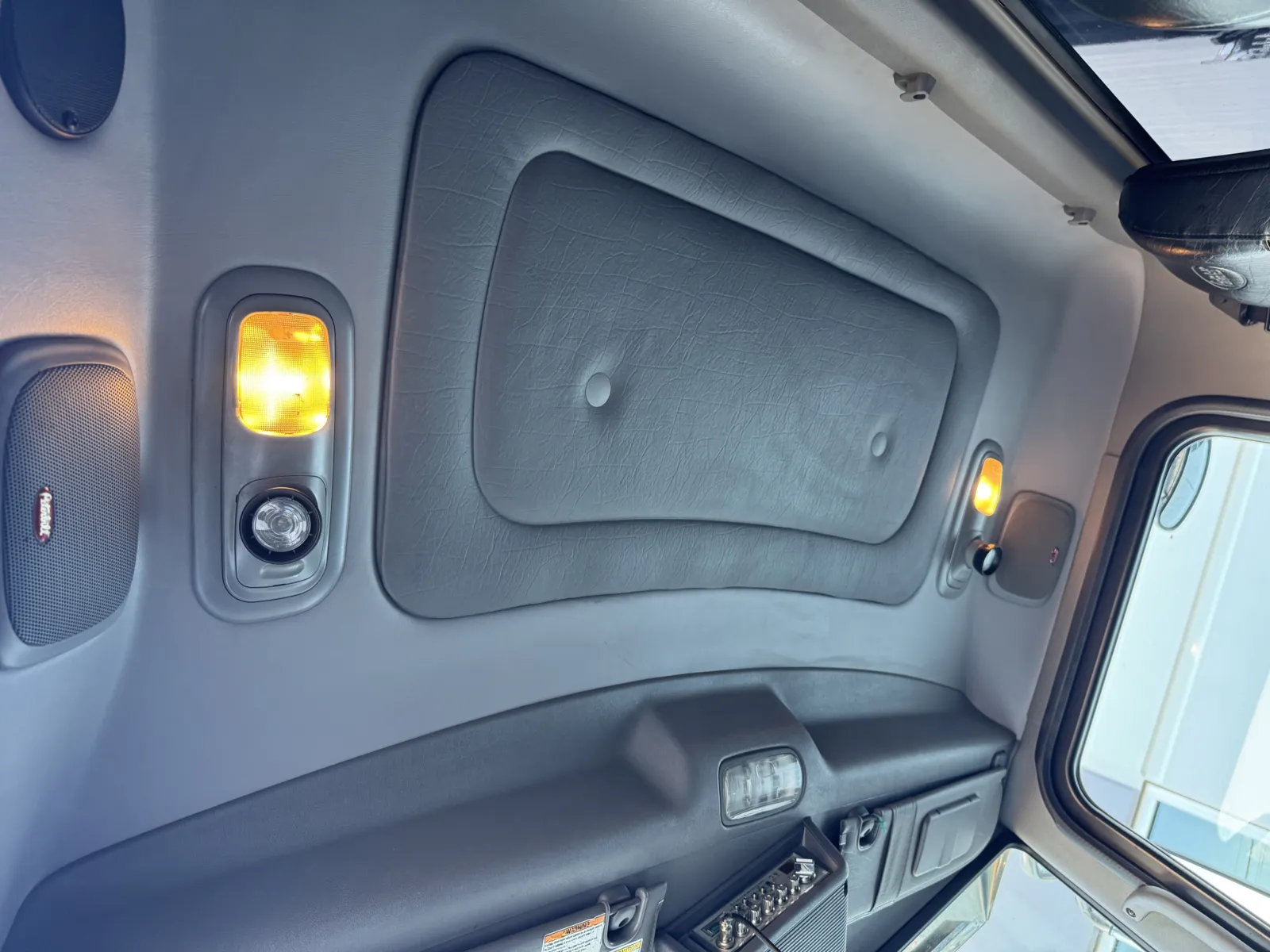 2022 Peterbilt 389 - image 22