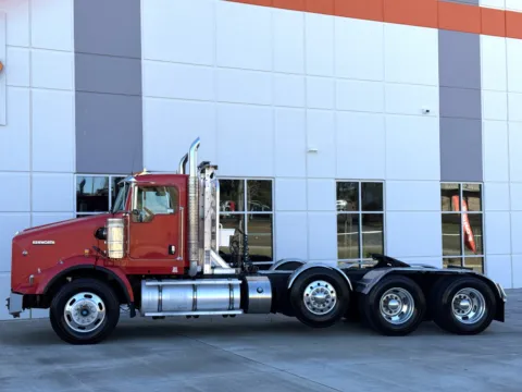 More photos of 2012 KENWORTH T800 at Forge Truck Centers - South Carolina, SC