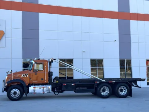 More photos of 2016 MACK GU713 at Forge Truck Centers - South Carolina, SC