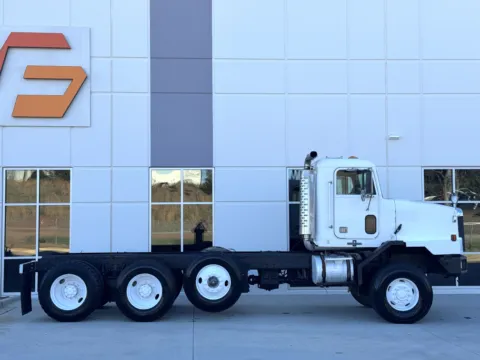 Another view of 1999 OSHKOSH FF-115 for sale in Greer, SC at Forge Truck Centers - South Carolina