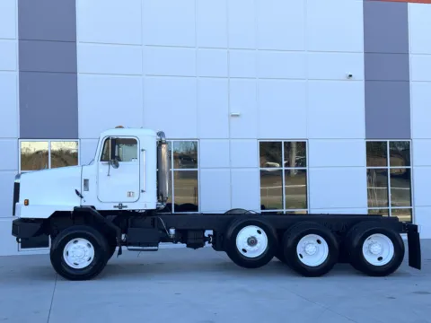 More photos of 1999 OSHKOSH FF-115 at Forge Truck Centers - South Carolina, SC
