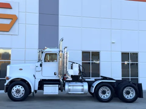 More photos of 2007 PETERBILT 378 at Forge Truck Centers - South Carolina, SC