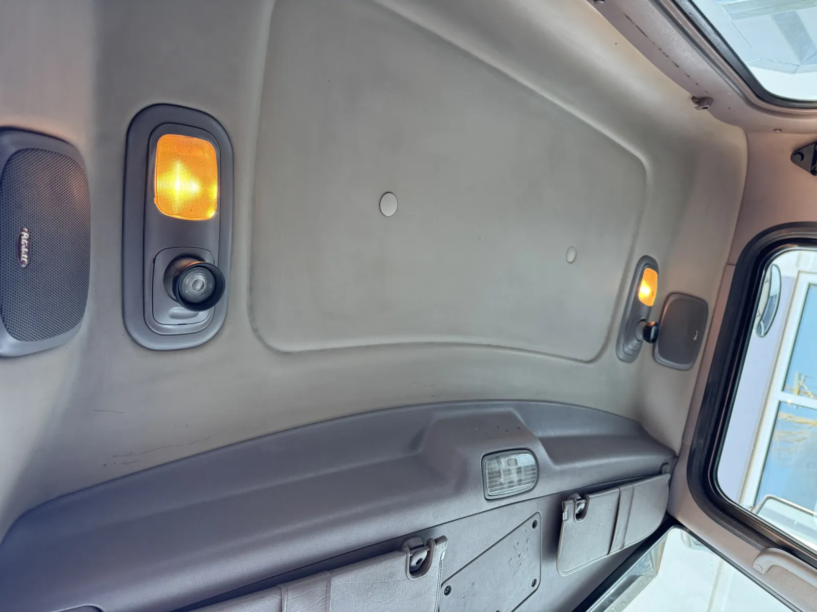 2007 Peterbilt - image 21