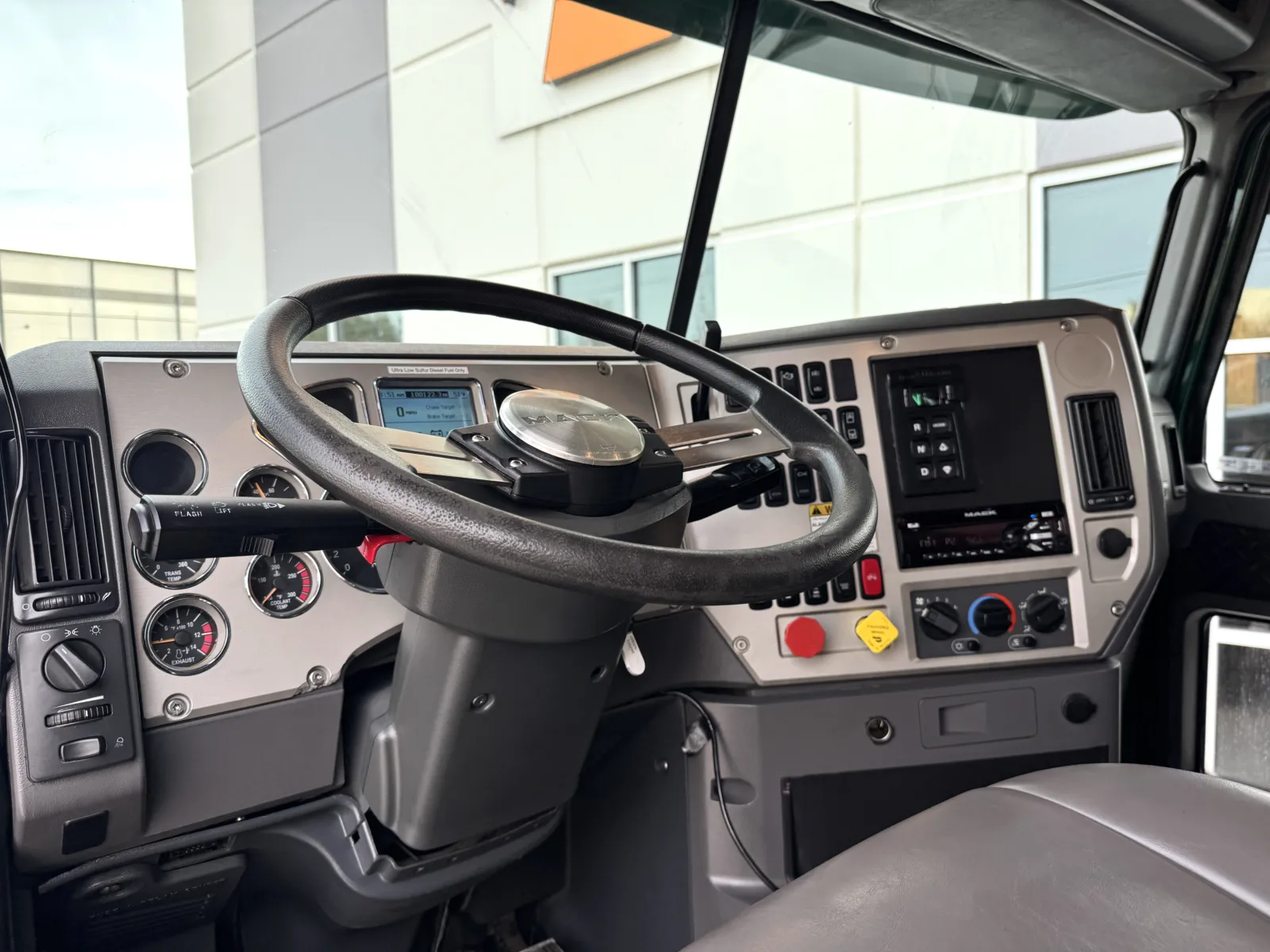 2017 Mack - image 15