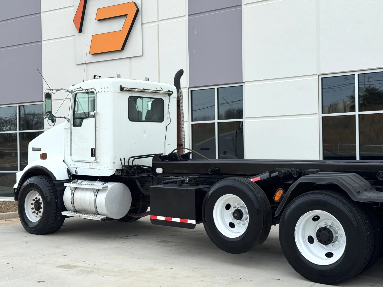 2008 Kenworth T800 - image 8