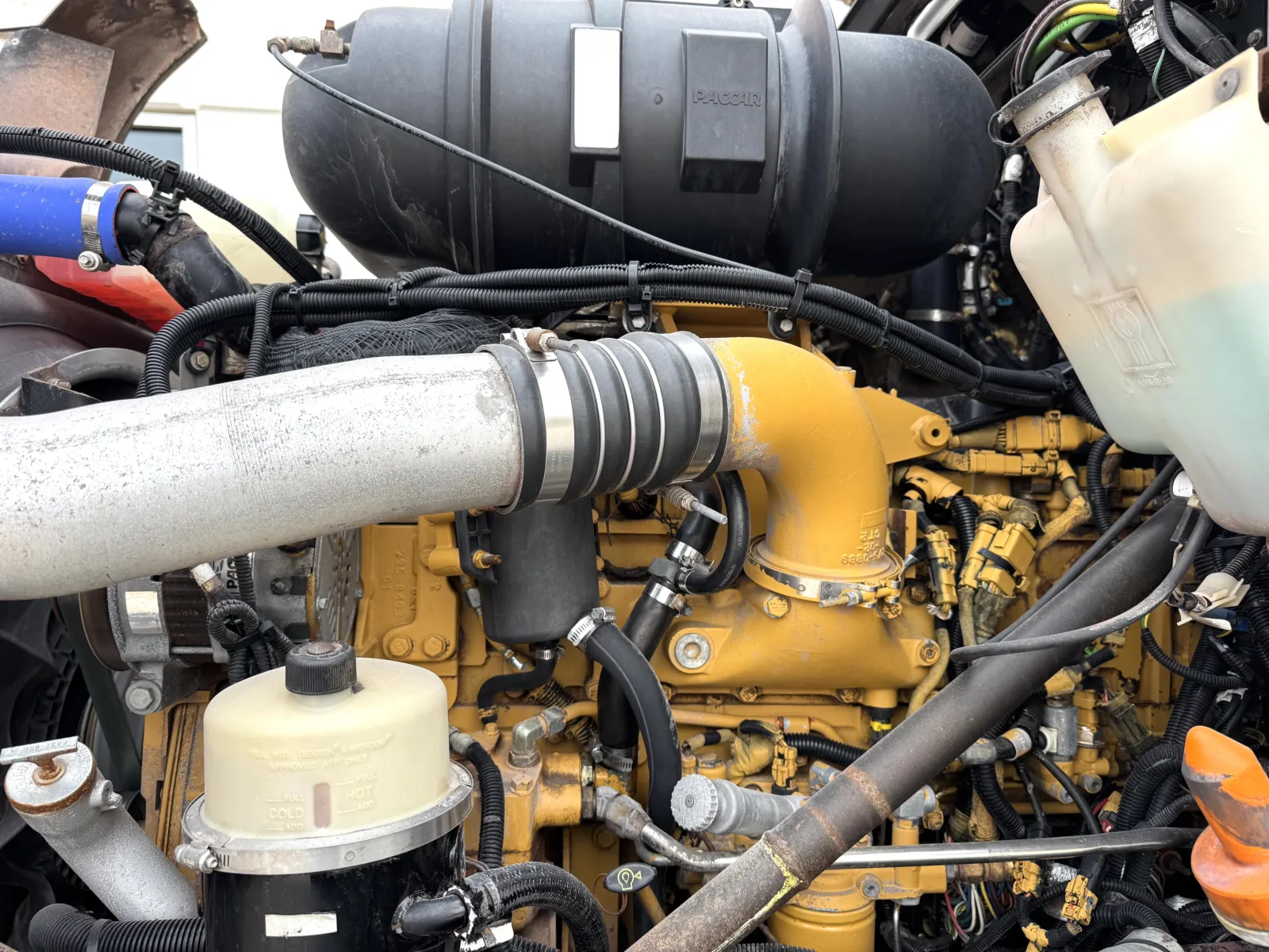 2008 Kenworth T800 - image 12