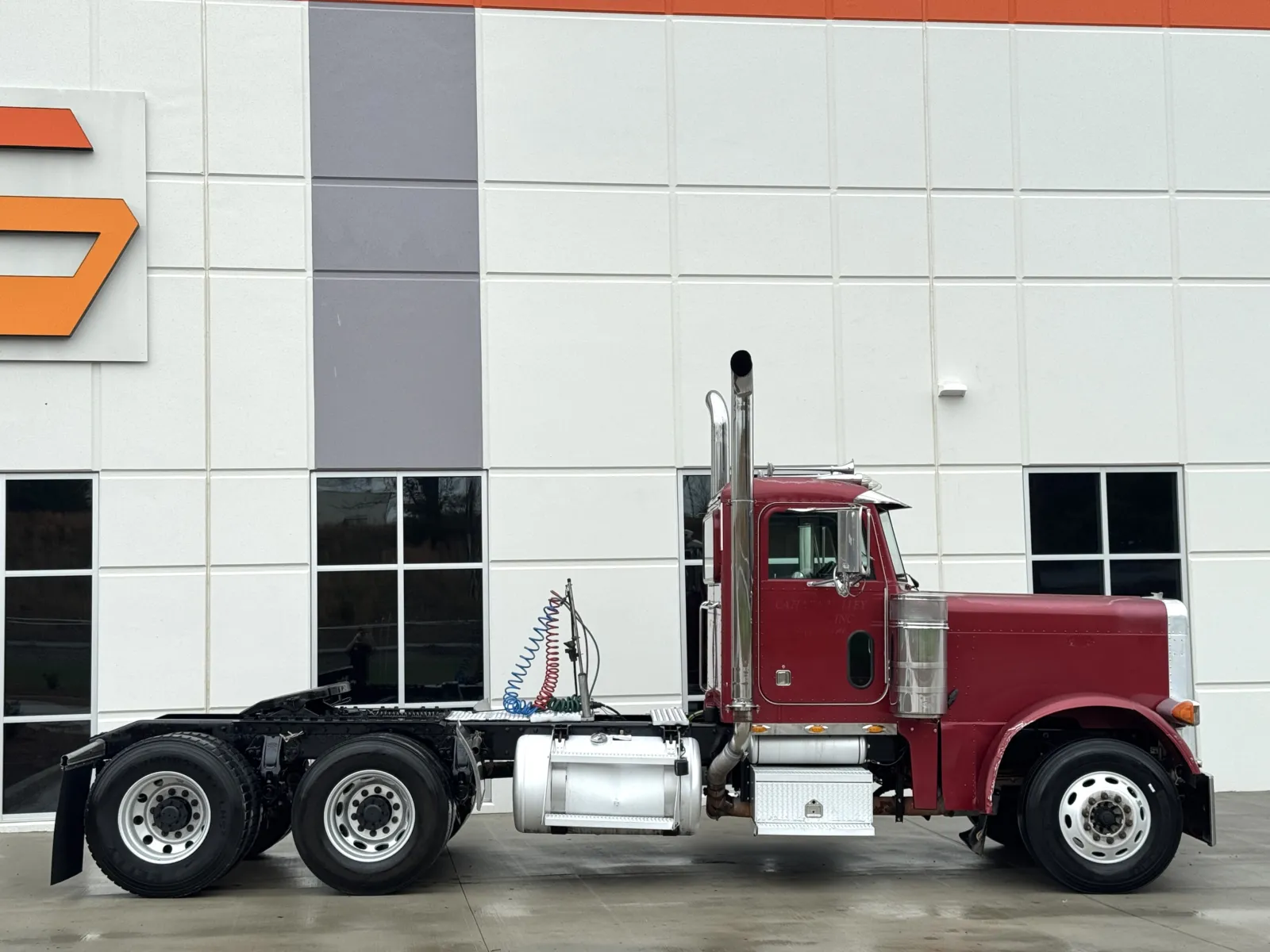 2003 Peterbilt - image 3