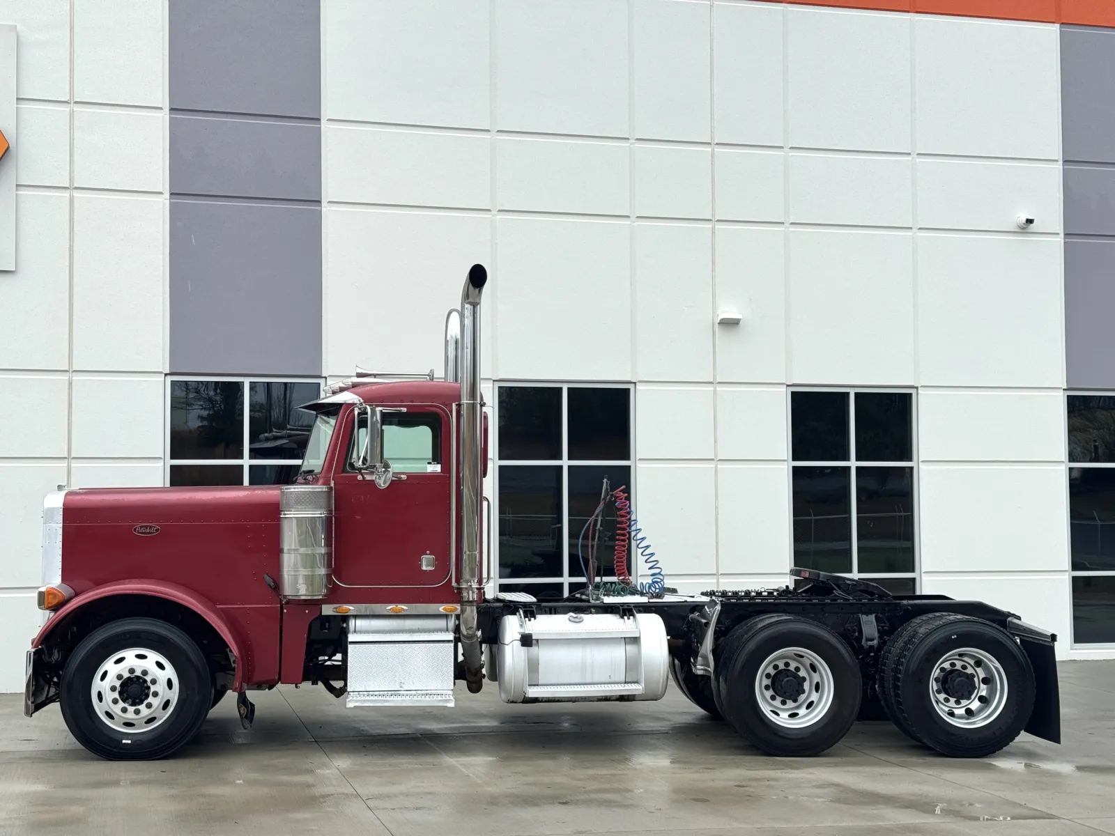 2003 Peterbilt - image 4