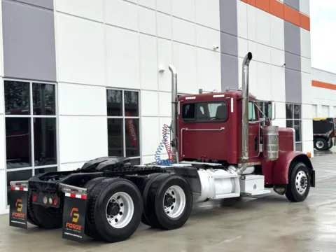 More photos of 2003 PETERBILT 379 at Forge Truck Centers - South Carolina, SC