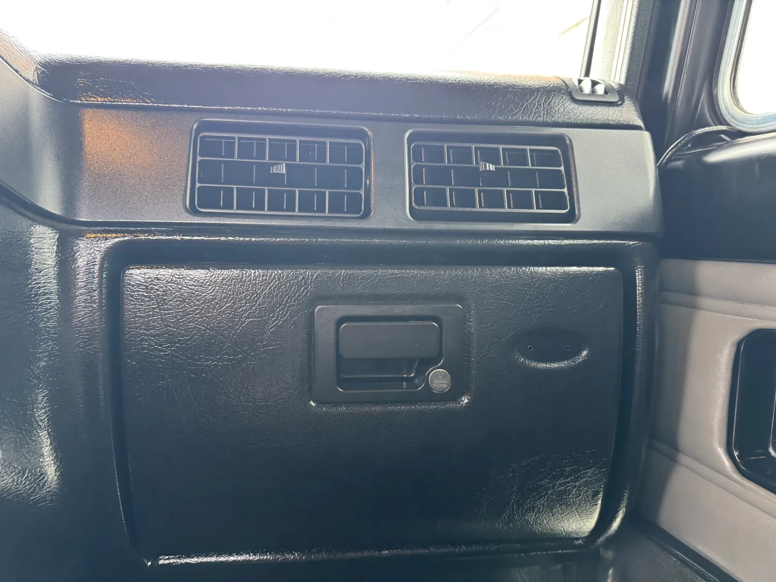 2003 Peterbilt - image 18