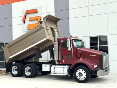 2004 KENWORTH T800 for sale in Greer, SC