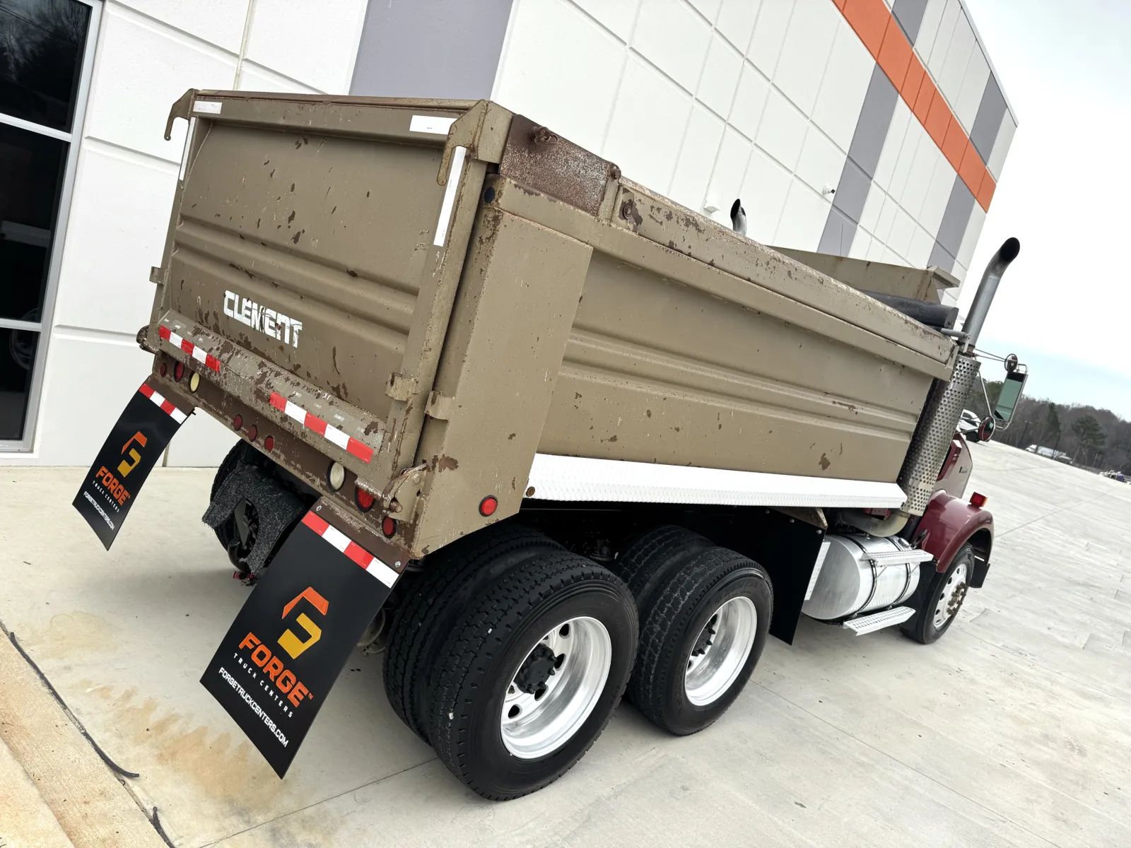 2004 Kenworth T800 - image 12