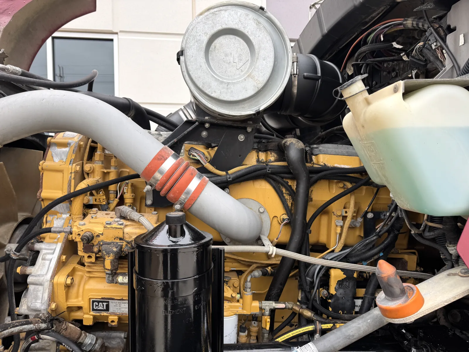 2004 Kenworth T800 - image 13